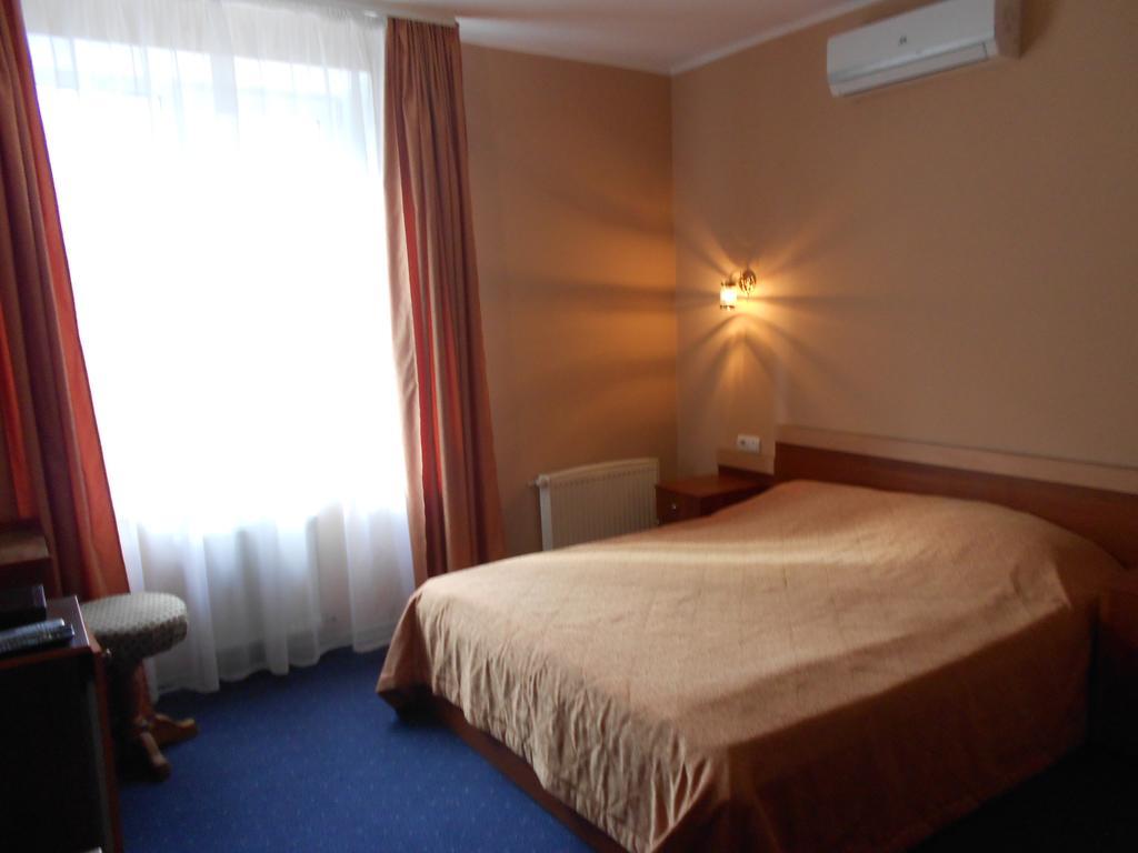 Galant Hotel Boryspil Bagian luar foto