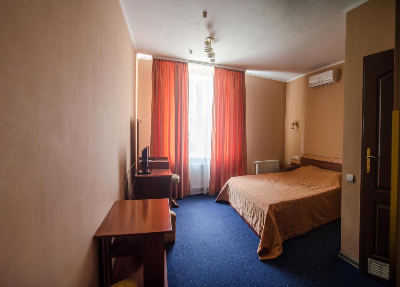 Galant Hotel Boryspil Bagian luar foto