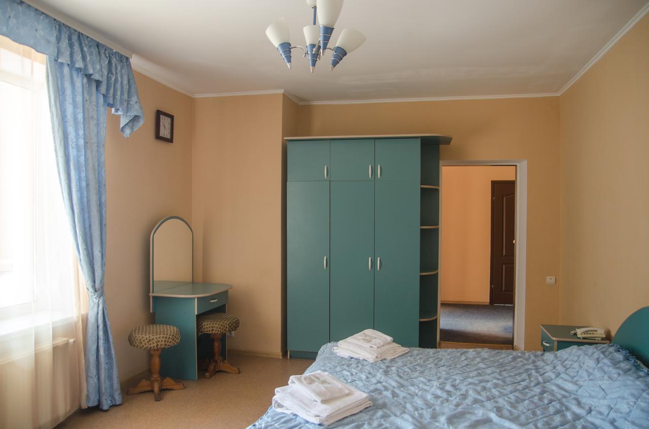 Galant Hotel Boryspil Bagian luar foto