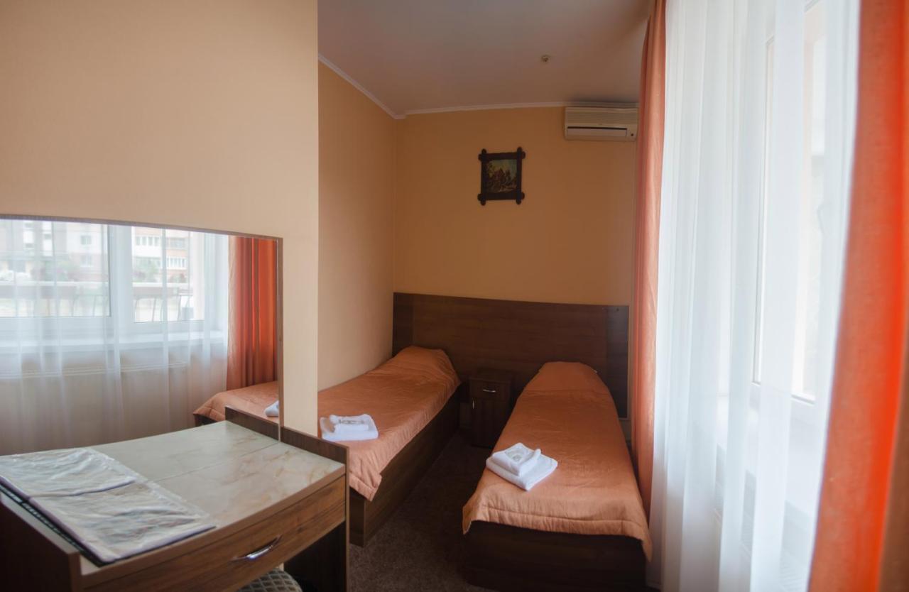 Galant Hotel Boryspil Bagian luar foto