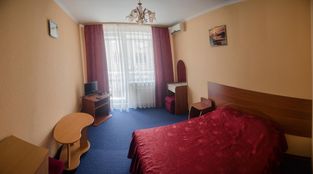 Galant Hotel Boryspil Bagian luar foto